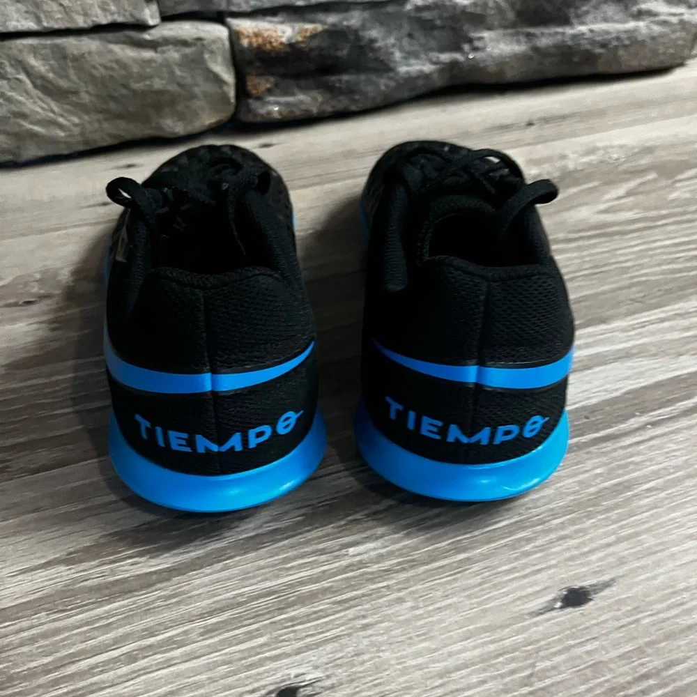 Nike shoes/6Y